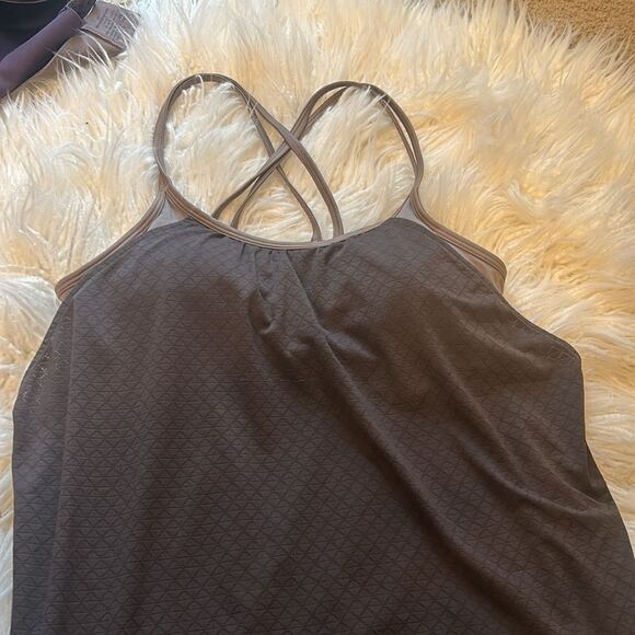 Athleta Women's Tank Top Hidden Agenda Bra
Tank Brown Strappy Back Size M - Picture 2 of 5